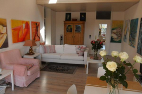 Гостиница 3-Zi Atelierdachwohnung m. Bergblick und 2 Loggia  Бернау-Ам-Химзее
